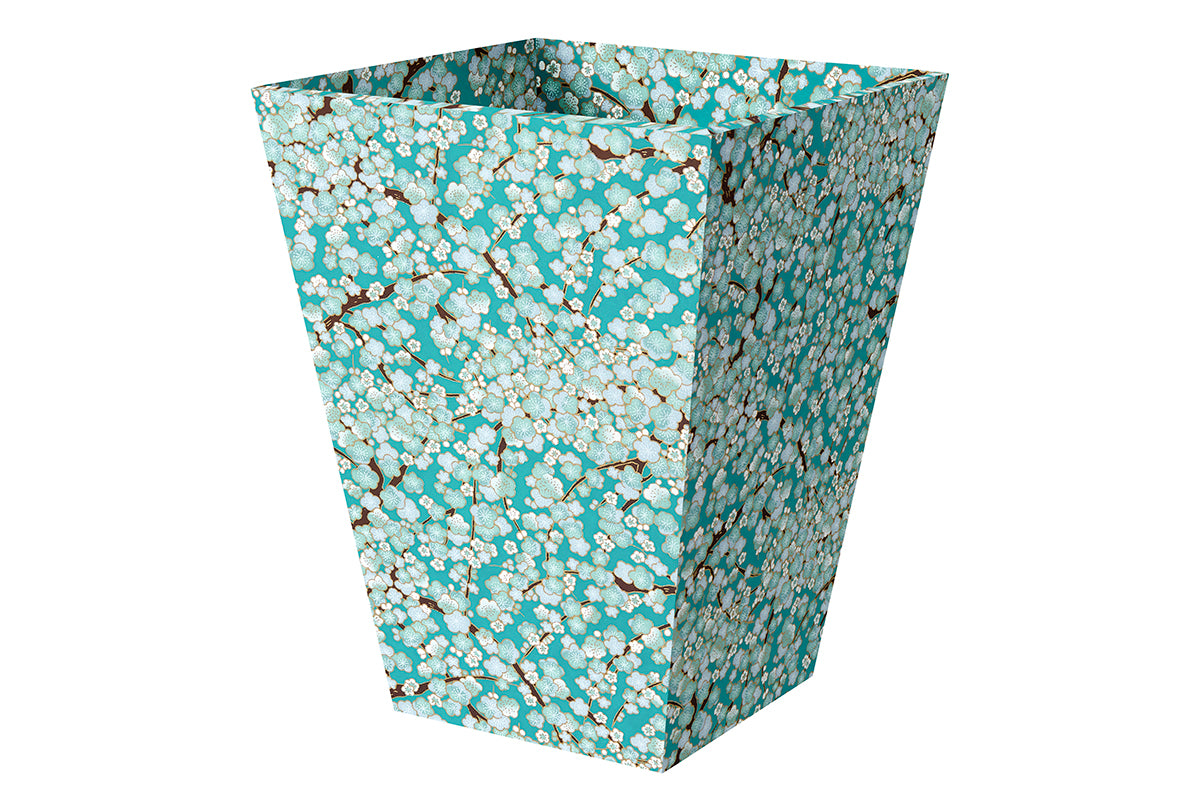  [Exterior Cover: Cyan Blossom] 